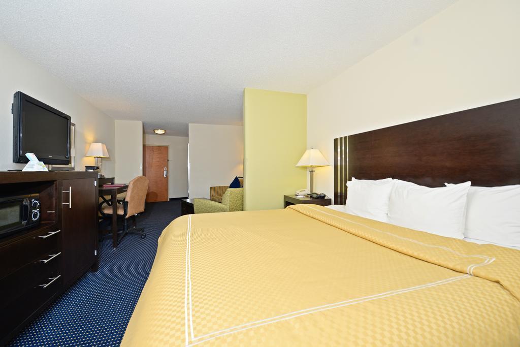 Comfort Suites Lancaster Amish Country Smoketown Szoba fotó